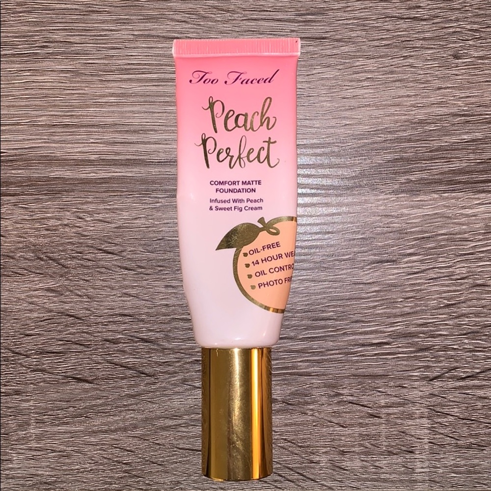 Too Faced Peach Perfect Foundation - SNOW
